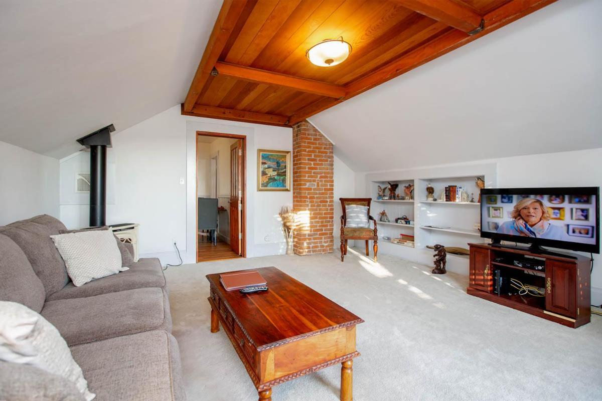 Alameda 3Br Unique Victorian Penthouse With Deck And Outdoor Furniture, Ac, 3 Blocks To Beach & Shopping Center & 2 Free Parking Spaces Exterior photo
