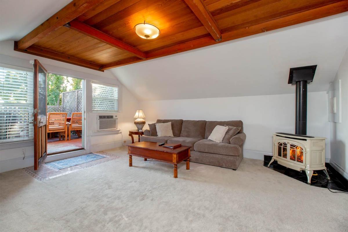 Alameda 3Br Unique Victorian Penthouse With Deck And Outdoor Furniture, Ac, 3 Blocks To Beach & Shopping Center & 2 Free Parking Spaces Exterior photo