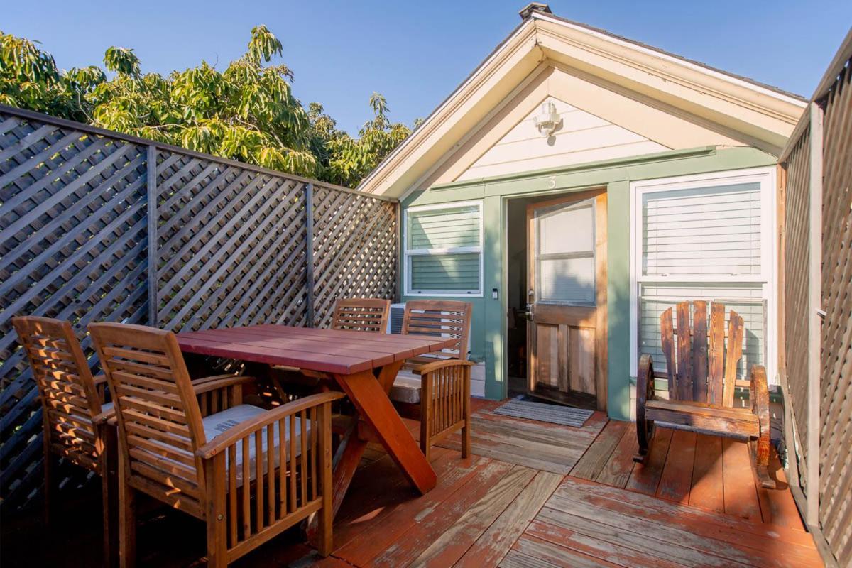 Alameda 3Br Unique Victorian Penthouse With Deck And Outdoor Furniture, Ac, 3 Blocks To Beach & Shopping Center & 2 Free Parking Spaces Exterior photo